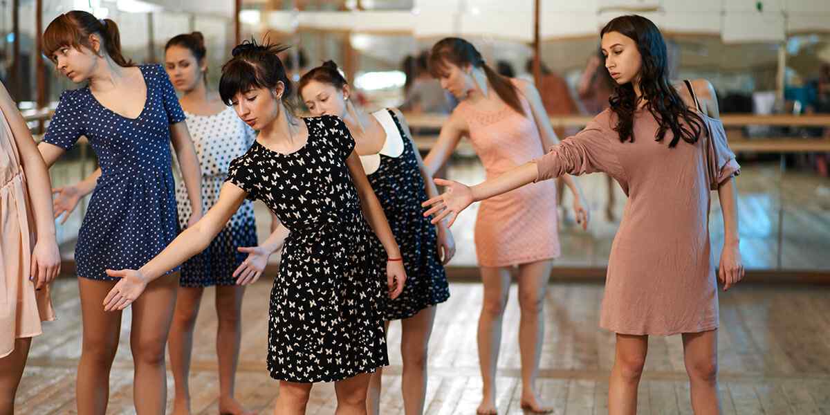 https://yasen.compusysesolutions.in/wp-content/uploads/2019/04/inner_dance_01.jpg